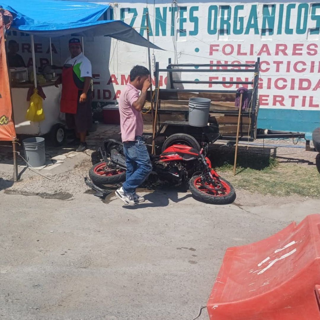Motociclista es Arrollado por Camioneta en Periférico de Lerdo
